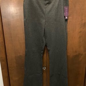NWT Gloria Vanderbilt pull-on Dress Pants!